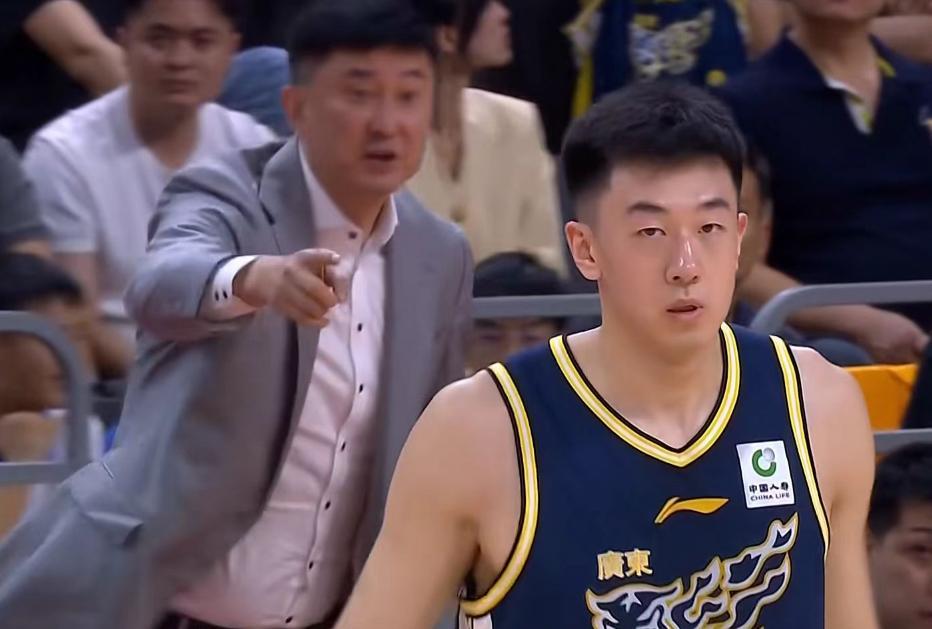 开云官方-广东男篮33分大胜！奎因29+7+7杜润旺20分，王洪泽陈家政表现出色